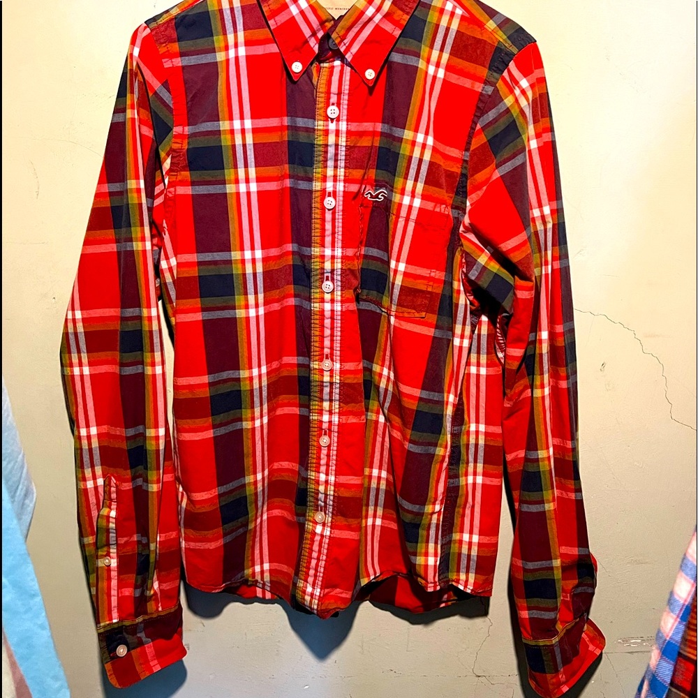 Hollister, Size Medium, Excellent Condition, All Buttons + Replacement Buttons.